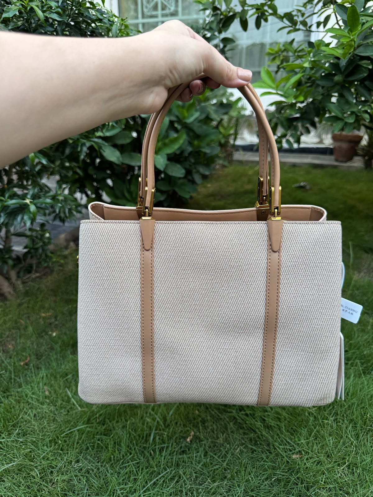 Everyday Textured handbag